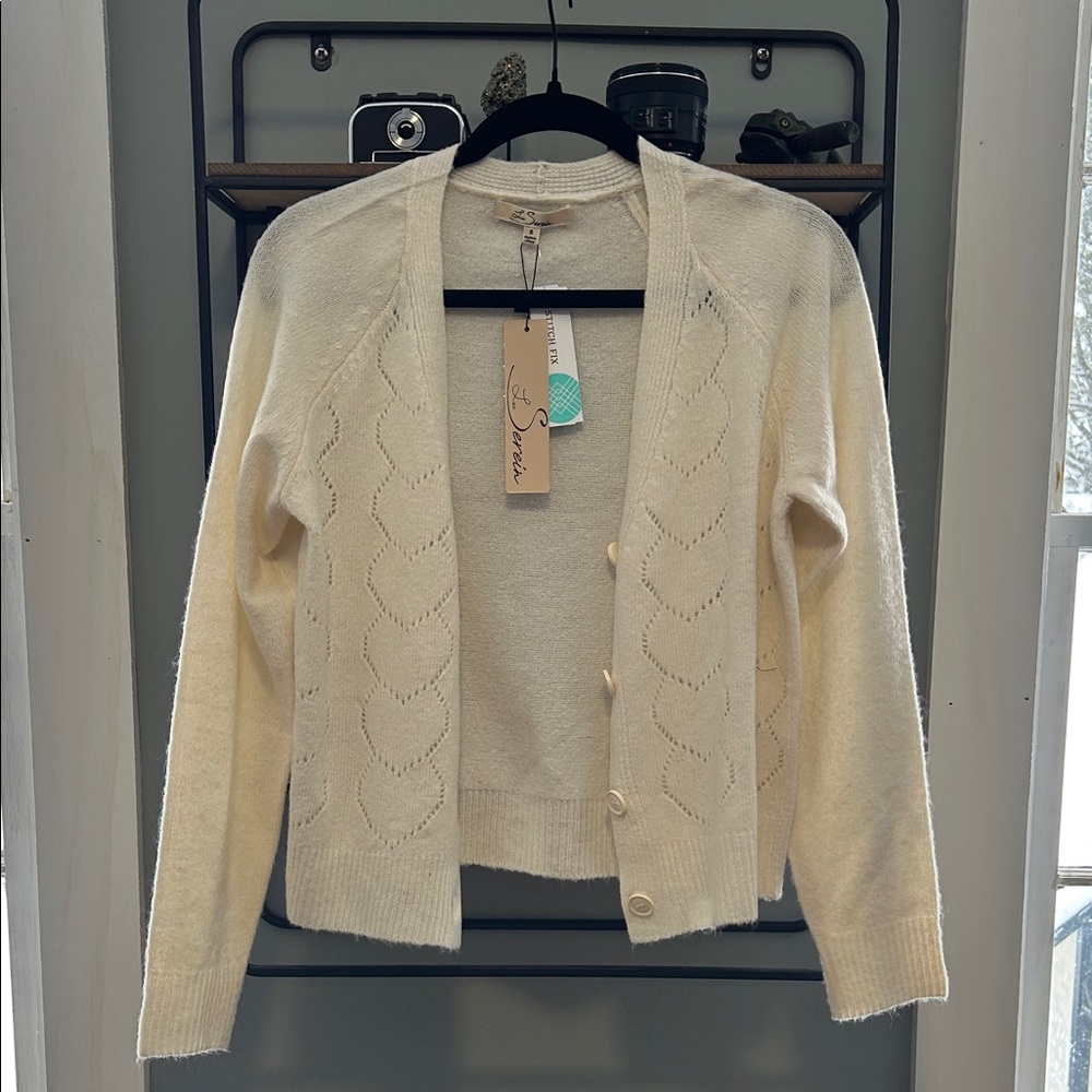 Elegant Cream Cardigan with Button Detail